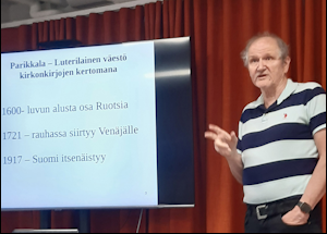 Ennen kokousasioiden käsittelyä kuultiin erityisesti Parikkalan seudun sukujen tutkimukseen laajasti perehtyneen Kirmo Vilénin esitelmä aiheesta ja siinä käytettävistä menetelmistä.